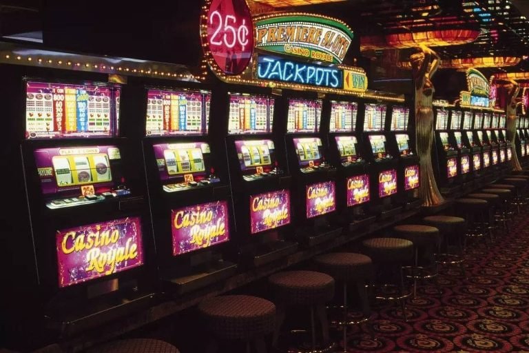 Fitur unggulan Bingo rak88 termasuk auto-dab, multi-kartu, dan chat komunitas pemain